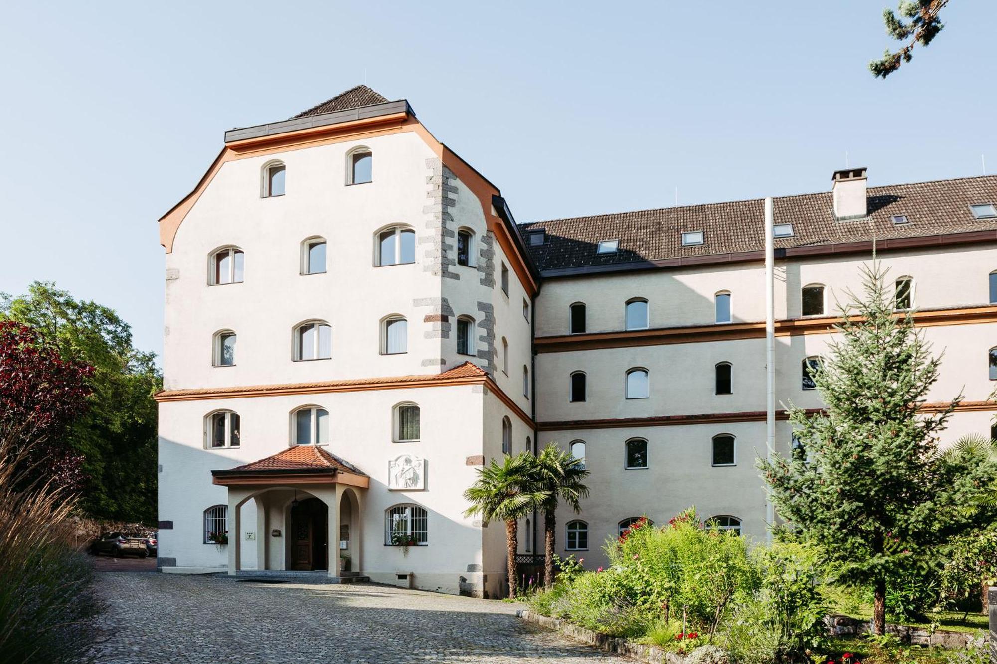 Gaestehaus Salvatorianerinnen Meran Zewnętrze zdjęcie